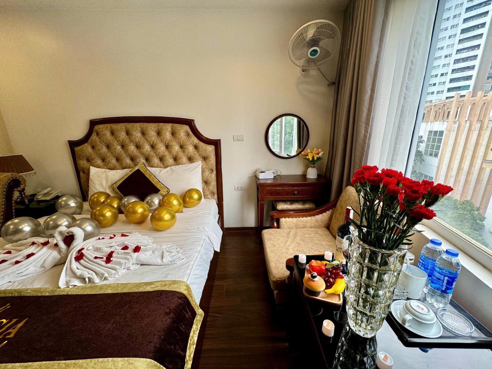 Hoang Gia Hotel Nhan Hoa Ханой Экстерьер фото