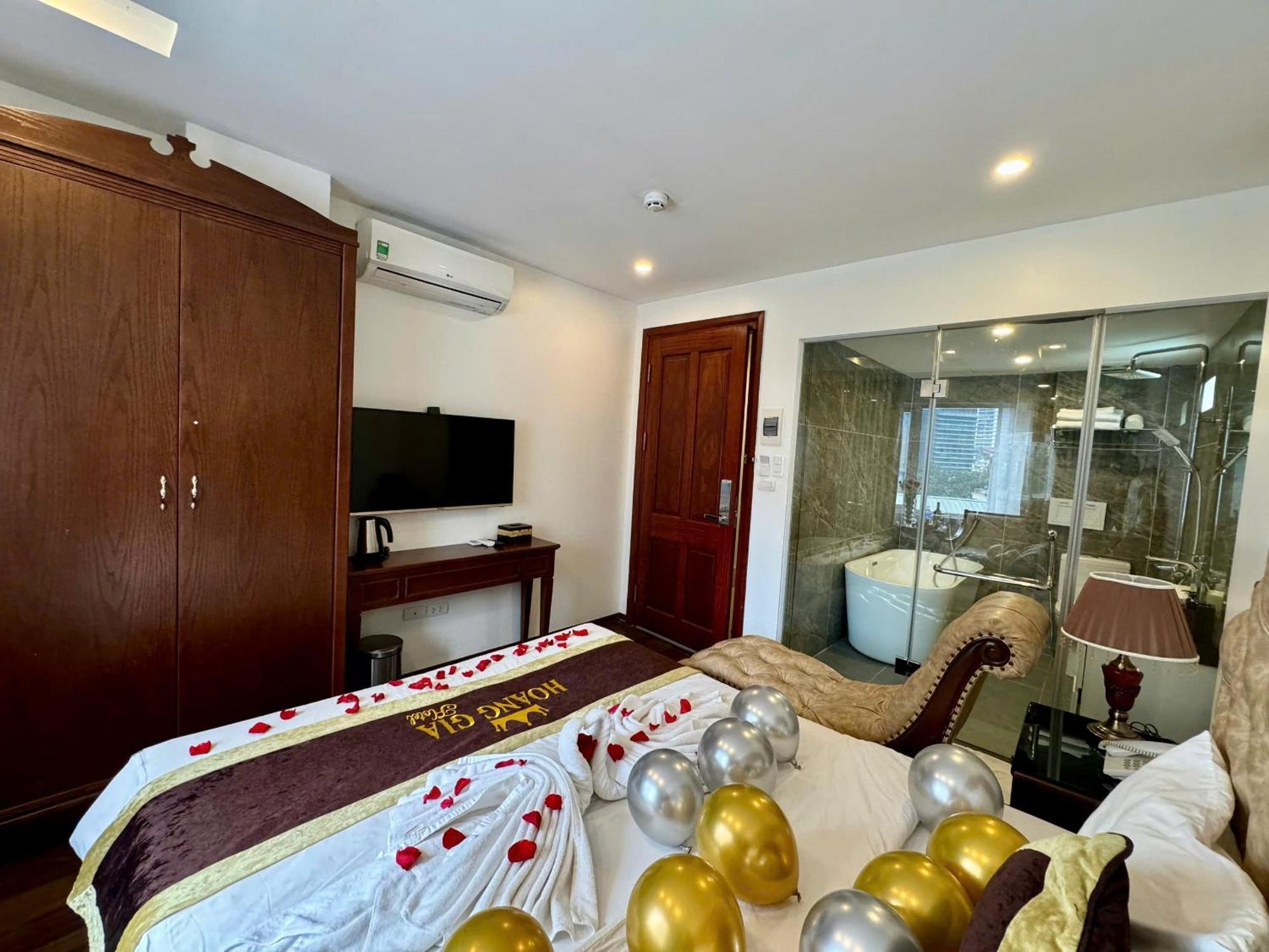 Hoang Gia Hotel Nhan Hoa Ханой Экстерьер фото