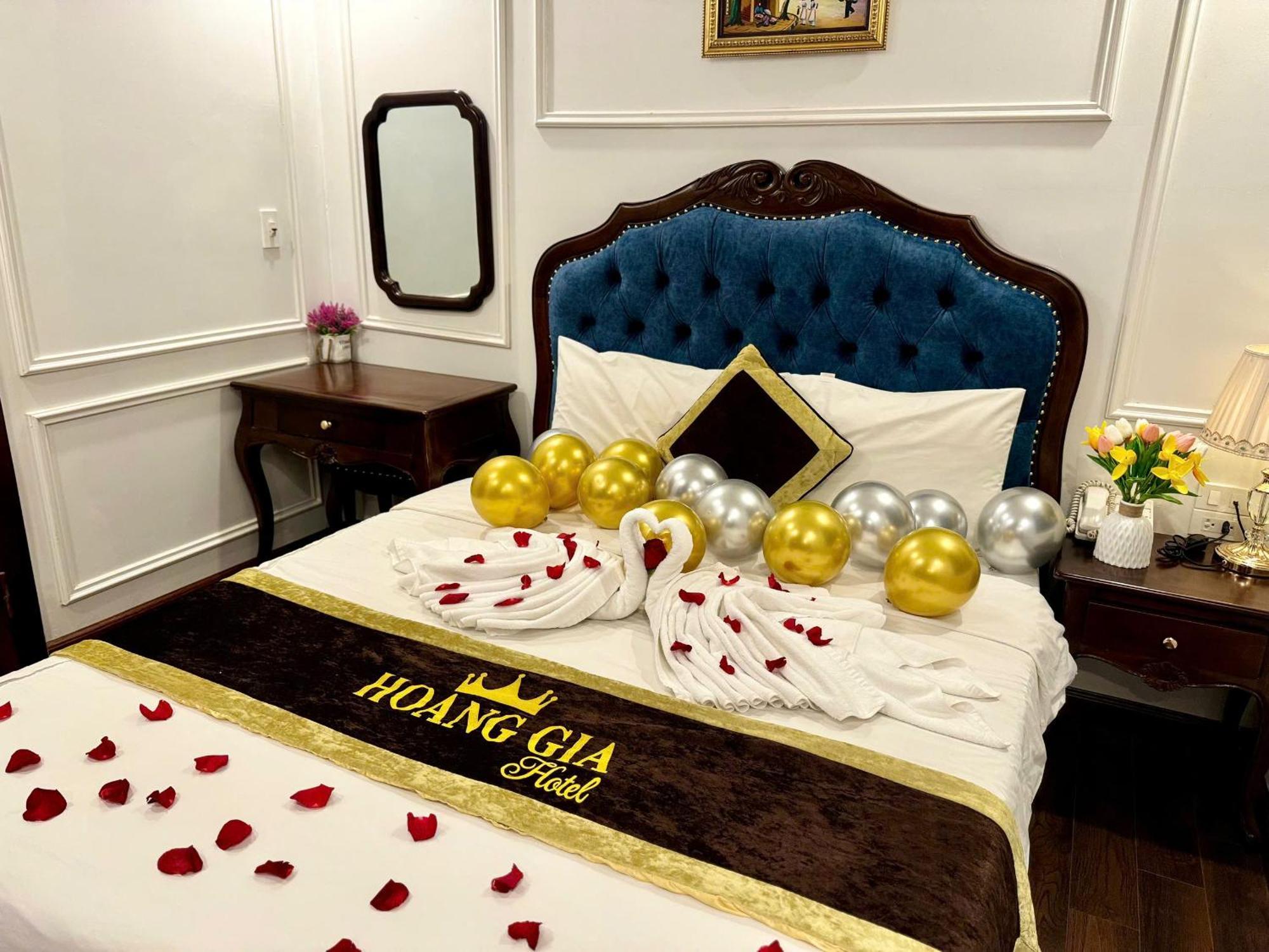 Hoang Gia Hotel Nhan Hoa Ханой Экстерьер фото