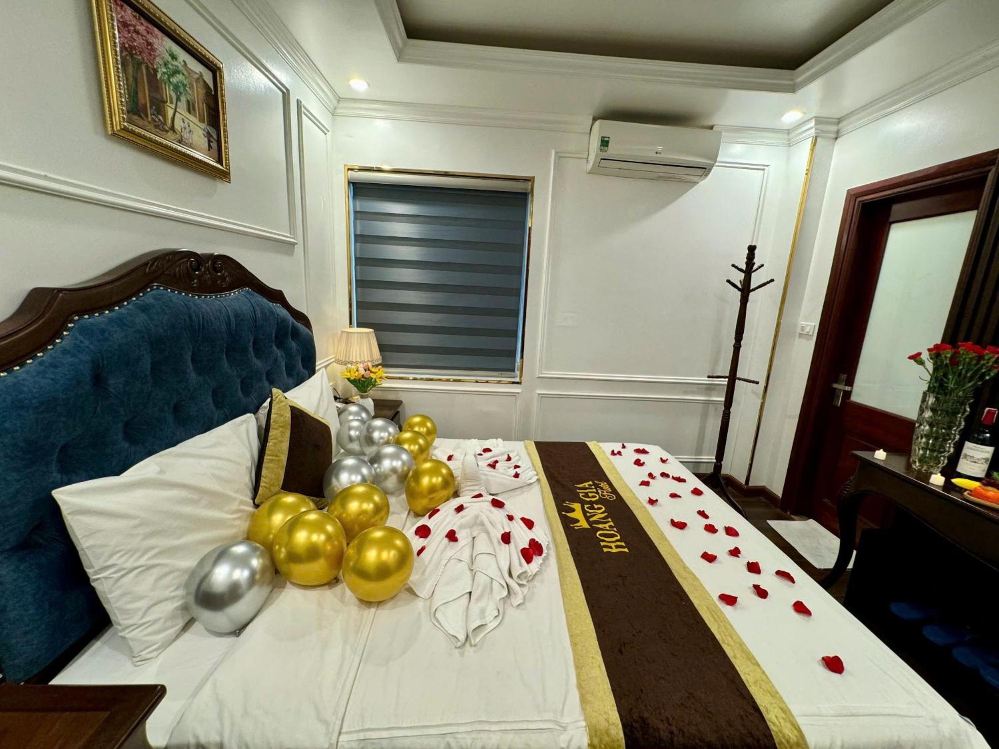 Hoang Gia Hotel Nhan Hoa Ханой Экстерьер фото