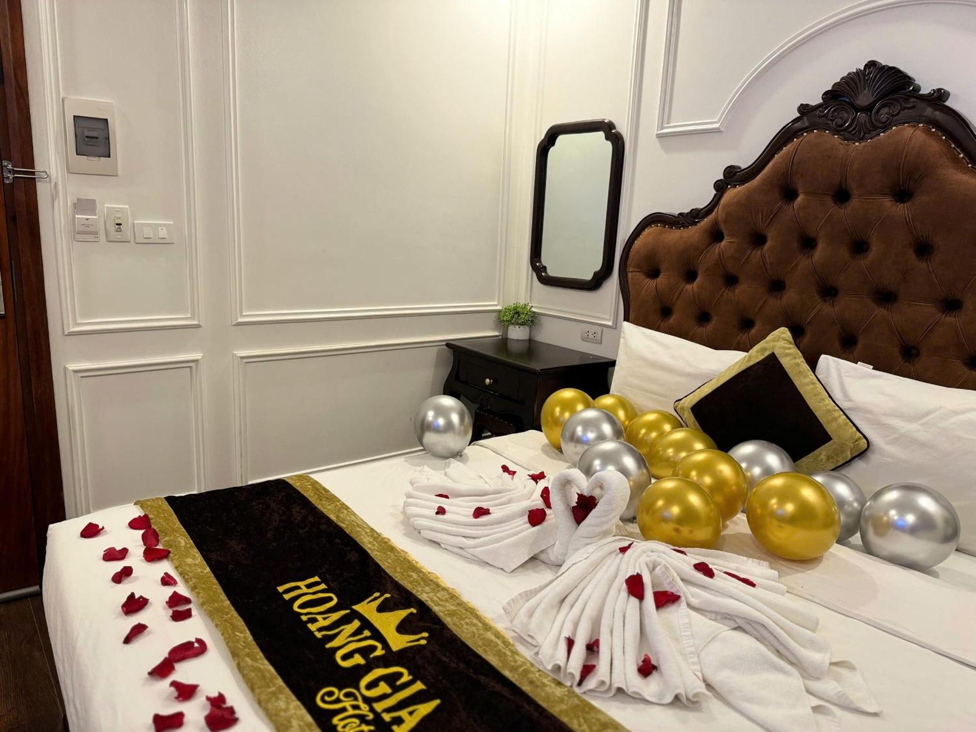 Hoang Gia Hotel Nhan Hoa Ханой Экстерьер фото