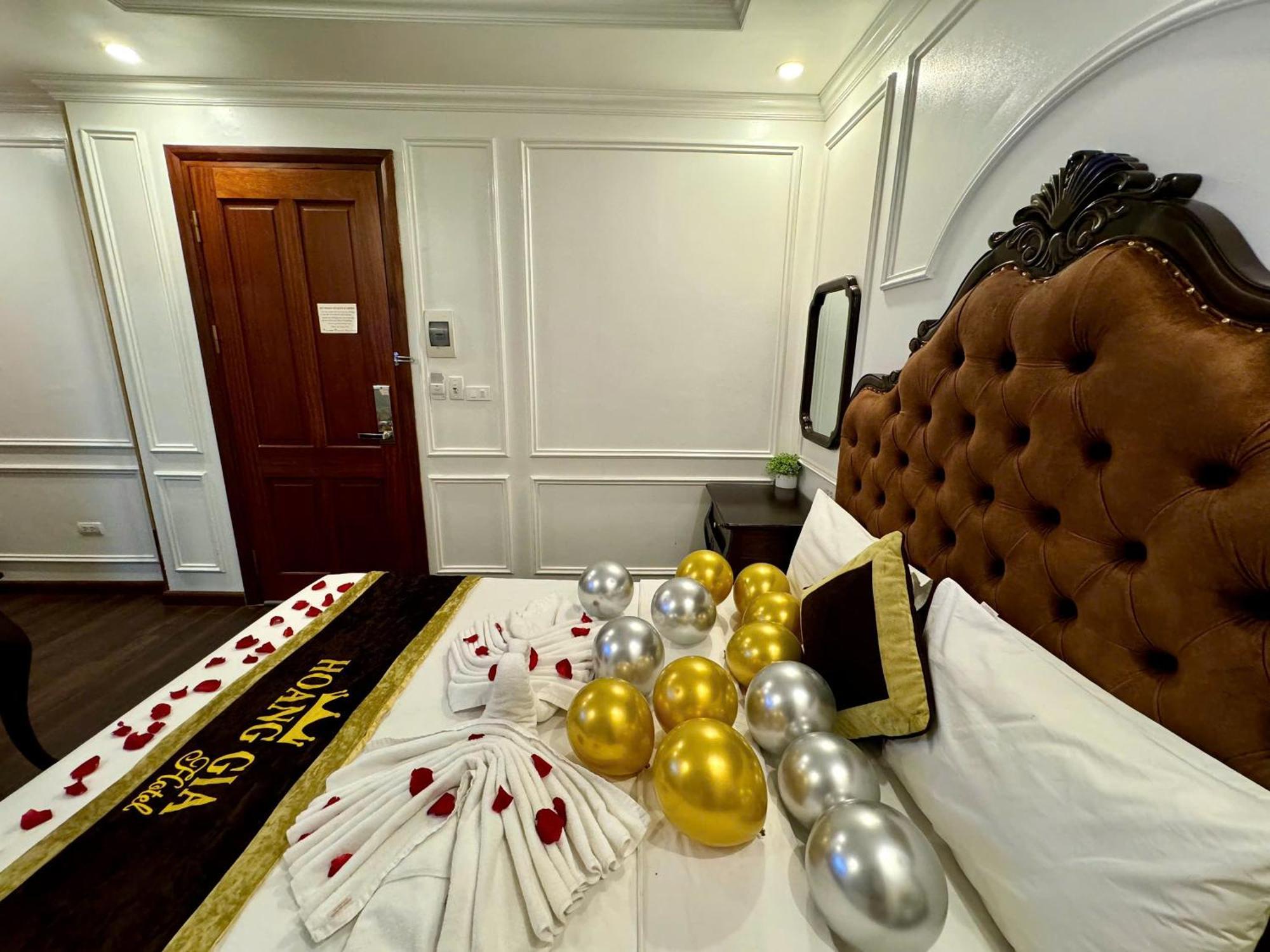 Hoang Gia Hotel Nhan Hoa Ханой Экстерьер фото