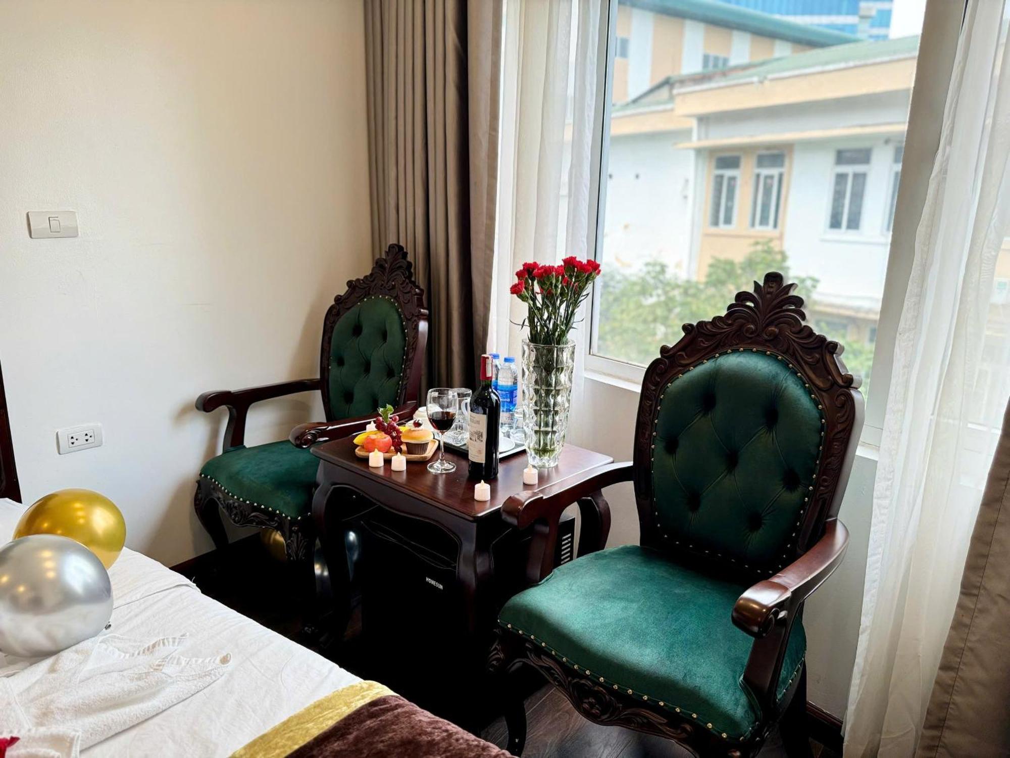 Hoang Gia Hotel Nhan Hoa Ханой Экстерьер фото
