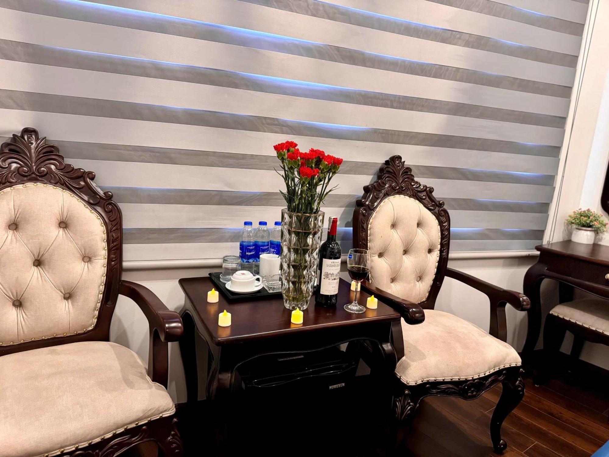 Hoang Gia Hotel Nhan Hoa Ханой Экстерьер фото