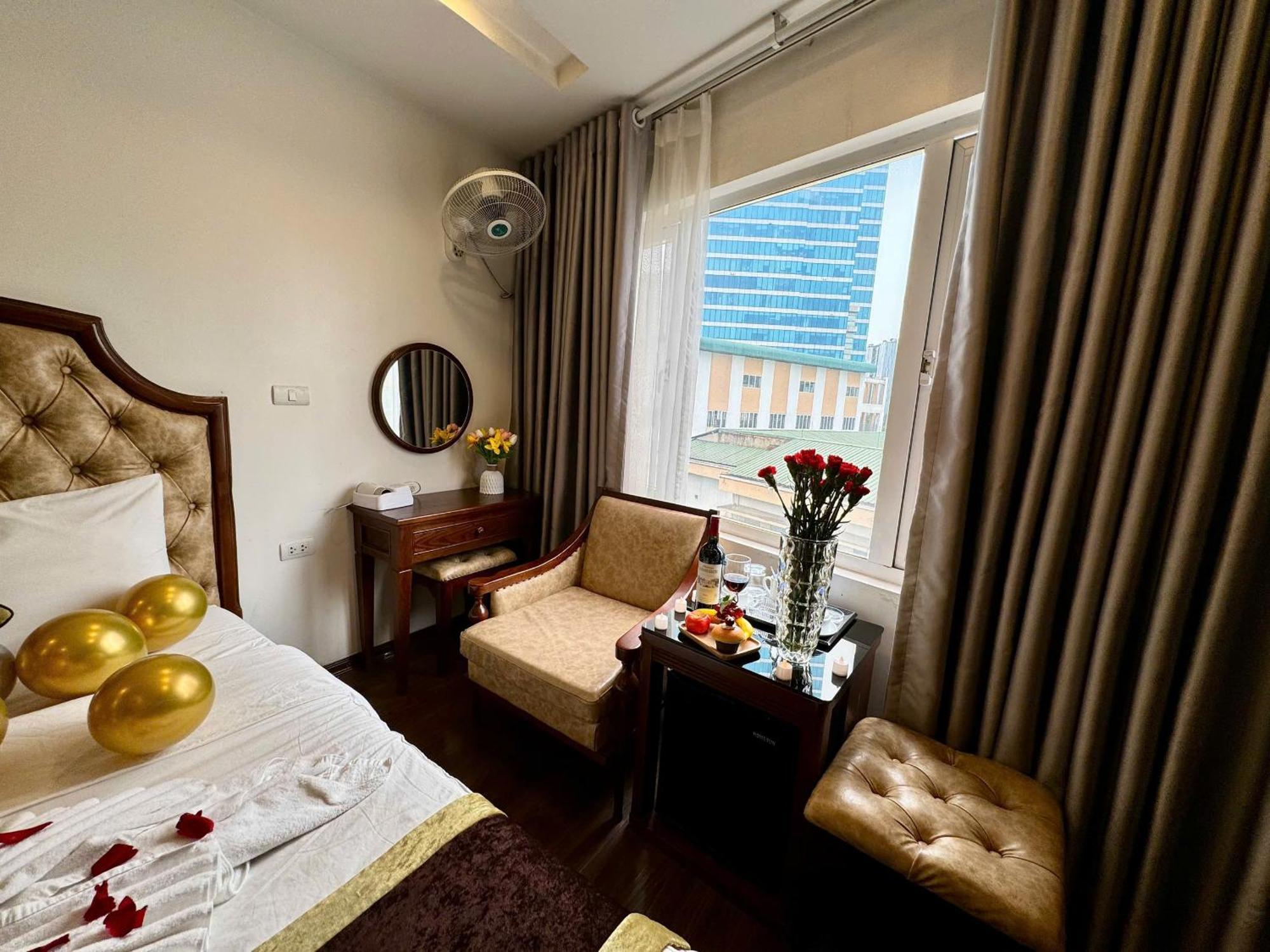 Hoang Gia Hotel Nhan Hoa Ханой Экстерьер фото